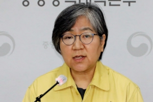 “백신, 내년 3월 접종 땐 아스트라제네카 사용… 화이자·모더나·얀센 중 2곳 이상과 연말 계약”