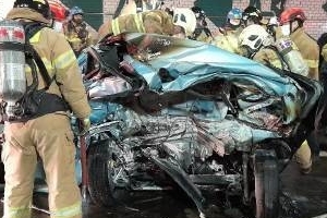 “회식 후 졸았다” ‘음주’ 벤츠에 받힌 경차 불타 女운전자 사망