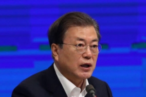 [속보]‘윤석열 복귀’에 文 대통령 “법원 결정 존중한다…국민께 사과”