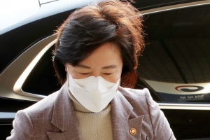 [포토] ‘사의표명’ 추미애 장관, 정상 출근