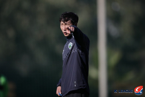 [서울신문] Coach Kim Sang-sik to Hyundai Command Tower in Jeonbuk