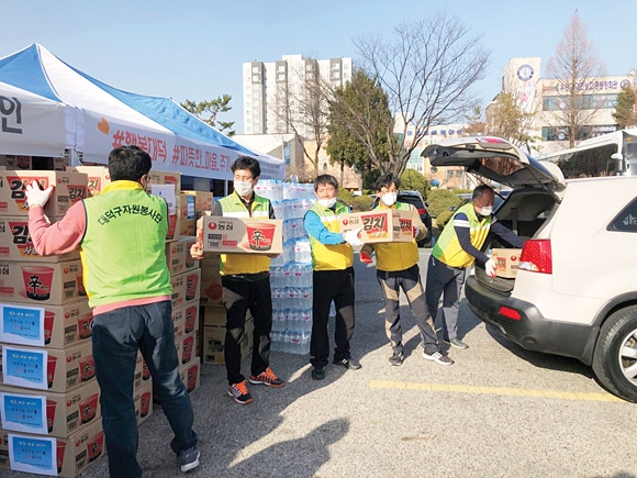 드라이브스루  한국중앙자원봉사센터 제공