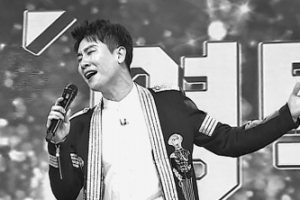 트로트·부캐 열풍, 지나치면 독 된다