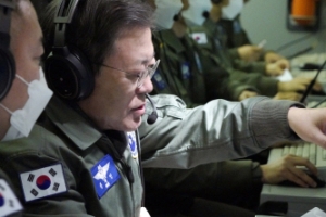 [포토] 문 대통령, 군사대비태세 점검 지휘비행