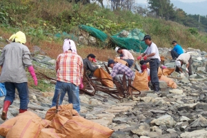 해수부, 2030년까지 해양 쓰레기 절반으로 줄인다.