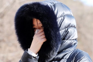 정인이 양평 장지에 배우 이영애 찾아 눈물로 애도