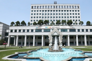 “낡은 소규모 공동주택 보수비 보조금지원 신청하세요”