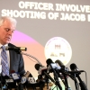 삼형제 앞에서 흑인 총격한 백인 경찰 또 불기소…美 흑인사회 부글