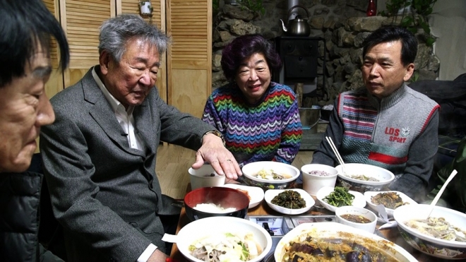 전국을 누비며 8000여가지 음식을 소개한 최불암은 “북한 음식을 못 다룬 게 유감”이라며 “아버지의 고향인 황해도 해주를 가 보고 싶다”는 바람을 덧붙였다. KBS 제공