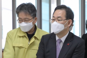 ‘집단감염’ 동부구치소장 전보…한변 “추미애·구치소장 상대 손배소”