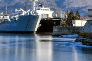 백령도서 야간 임무중 해군 함정 승조원 1명 실종(종합)