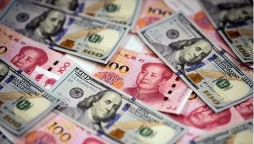 중국 위안화와 미국 달러화 지폐. AFP 연합뉴스