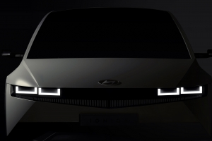 미래형 전기차 ‘아이오닉 5’ 이미지 첫 공개… “살짝 설렜어 난”