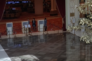 [단독] 조력자 시켜 145억 옮긴 VIP, 비밀리에 빼내려다 들통났나