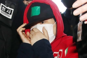 [포토] 모습 드러낸 8살 딸 살해한 40대 엄마