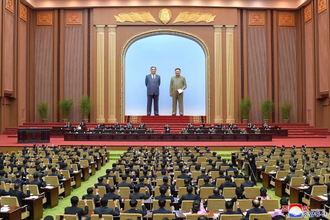 북한 최고인민회의 제14기 제4차 회의가 17일 평양 만수대의사당에서 진행됐다고 조선중앙통신이 보도했다. 2021.1.18 연합뉴스