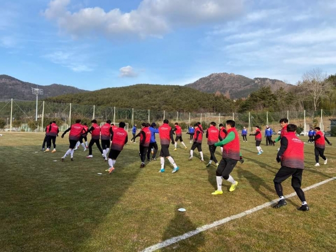 통영산양스포츠파크에서 겨울 전지훈련중인 경남FC. 경남FC제공