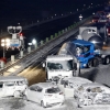 日 고속도로 ‘화이트 아웃’ 발생… 140여대 연쇄 추돌 11명 사상