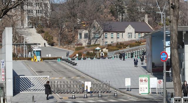 대학은 계속 온라인 수업… 기약 없는 캠퍼스 ‘봄날’ 