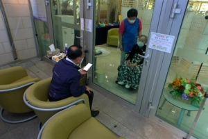 바이러스는 과연 평등한가… 마스크 이후 시대를 논하다