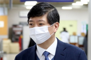 [포토] ‘재산 축소 신고’ 김홍걸 의원, 공판 출석