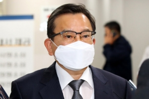 검사·수사관 진용 갖춘 공수처… 김학의 출금 수사, 조국에 칼 겨눌까