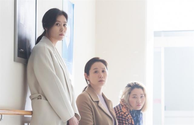 믿고 보는 배우 문소리·김선영·장윤주가 출연한 ‘세 자매’. 리틀빅픽처스 제공