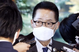 국정원장 박지원, 페북에 “네티즌 43명 명예훼손 고소”