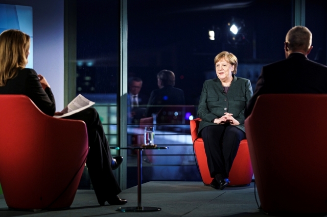 앙겔라 메르켈 독일 총리가 2일(현지시간) ARD와 인터뷰를 하고 있다. 로이터