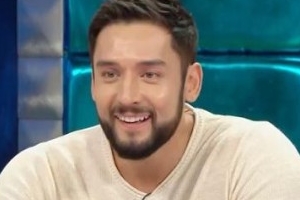 줄리엔강, 속옷 차림 주사 해명 “알코올 쓰레기였다” [EN스타]