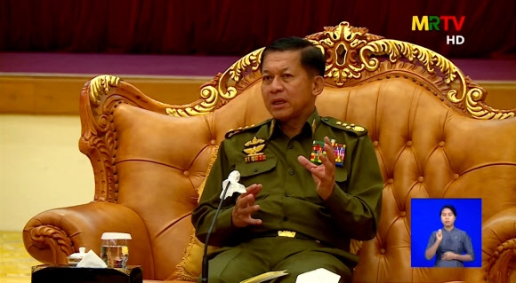 ‘쿠데타 불가피’ 주장하는 미얀마군 최고사령관