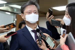 우병우, 국정농단·불법사찰 2심 ‘징역 4년→1년’