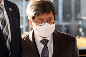 김명수 대법원장 만나 항의한 野…“사퇴 생각 없더라”