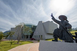 하루 달랑 8명…혈세 150억짜리 울릉 ‘안용복기념관’