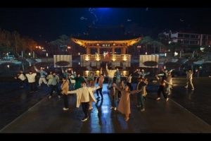 이번 설엔 ‘조선팝’ 얼쑤~ ‘테스형’도 집콕하며 덩실덩실