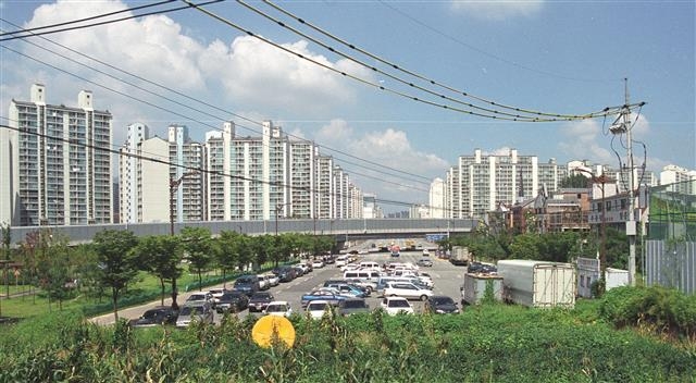 아파트 리모델링 사업이 활발히 추진되고 있는 경기 수원 영통동 아파트 단지. 수원시 제공