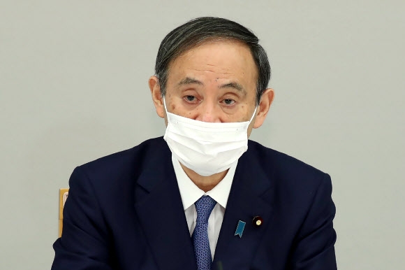 ‘후쿠시마 앞바다 강진’ 각료회의서 발언하는 스가 총리