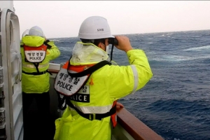 경주해상 전복어선 선원 6명중 1명 40시간만에 극적 구조…1명은 의식없이 발견