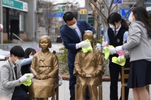 ‘위안부 왜곡’ 램지어 규탄·논문 철회 요구한 성북