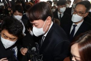 3개 전문수사청 제안한 윤석열에 조국의 ‘역제안’