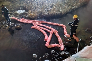 울산 송유관 원유 8000ℓ 유출, 해경 등 긴급 방제작업