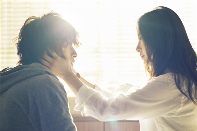 ‘유어 아이즈 텔’