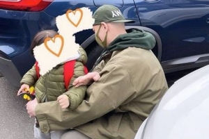 조수애 전 아나운서, 남편과 아들 사진 올려 불화설 일축