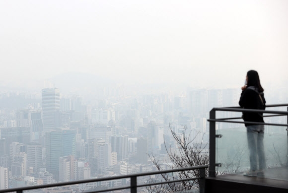 ‘포근한 날씨 속 미세먼지 나쁨’