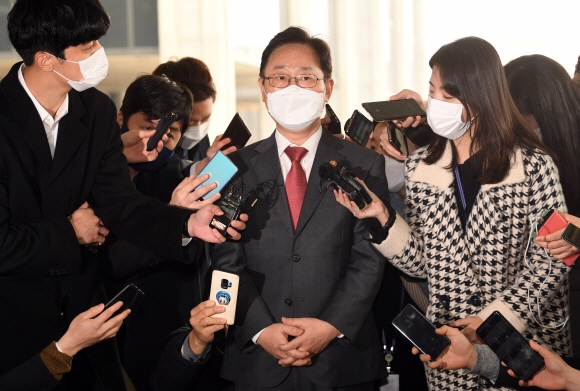 박범계 법무부 장관이 15일 오전 서울고등검찰청에서 LH 관련 고검장 간담회에 참석하고 있다. 2021.3.15 정연호 기자 tpgod@seoul.co.kr