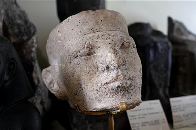 ‘나르메르의 머리’라고 이름이 붙여진 석회암 두상. 런던대학교 페트리 이집트고고학 박물관 소장.