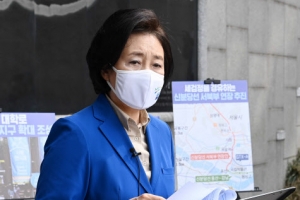 ‘박원순 리스크’에 대변인 사퇴한 고민정…野는 책임론 부각 “박영선 사퇴해라”