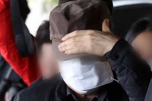 [속보] LH직원 ‘내부정보 활용했냐’ 질문에 묵묵부답