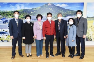 “대구 편입 실패 땐 공항도 없다” 군위, 시·도 압박 인정사정 없다