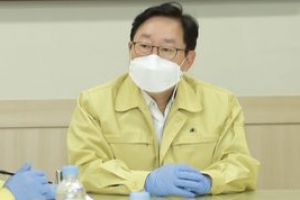 박범계 장관 “불법체류자, 인적사항 통보 않으니 코로나 검사 받길”